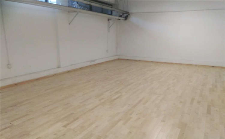 廣東專用實(shí)木運(yùn)動(dòng)地板價(jià)格及圖片