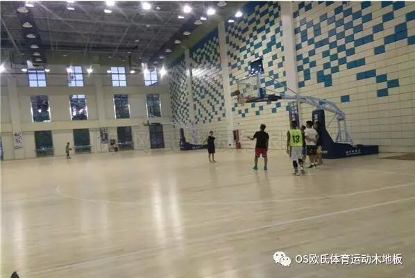 貴州省荔波體育館運動木地板工程案例 貴州省荔波體育館運動木地板工程案例