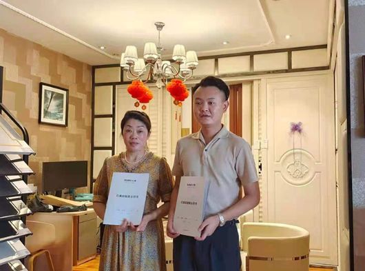 簽約捷報(bào)丨創(chuàng)贏2021，恭喜江蘇揚(yáng)中丁總加盟巨奧集成頂墻