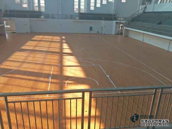 場(chǎng)館籃球場(chǎng)地板價(jià)格是多少